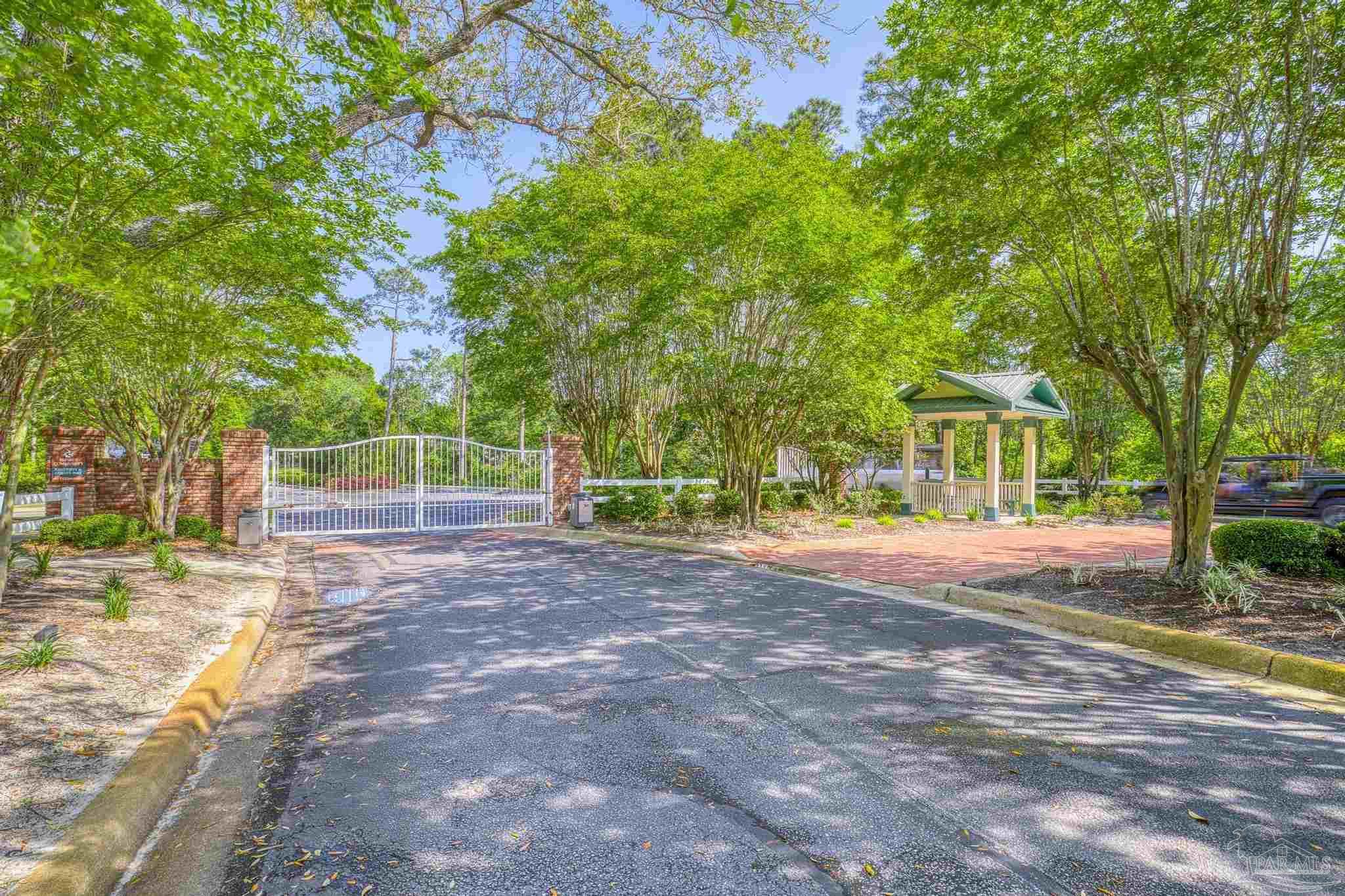 10048 Rookery Road Pensacola, FL 32507 - Photo 7 of 48 Gallery Image 7