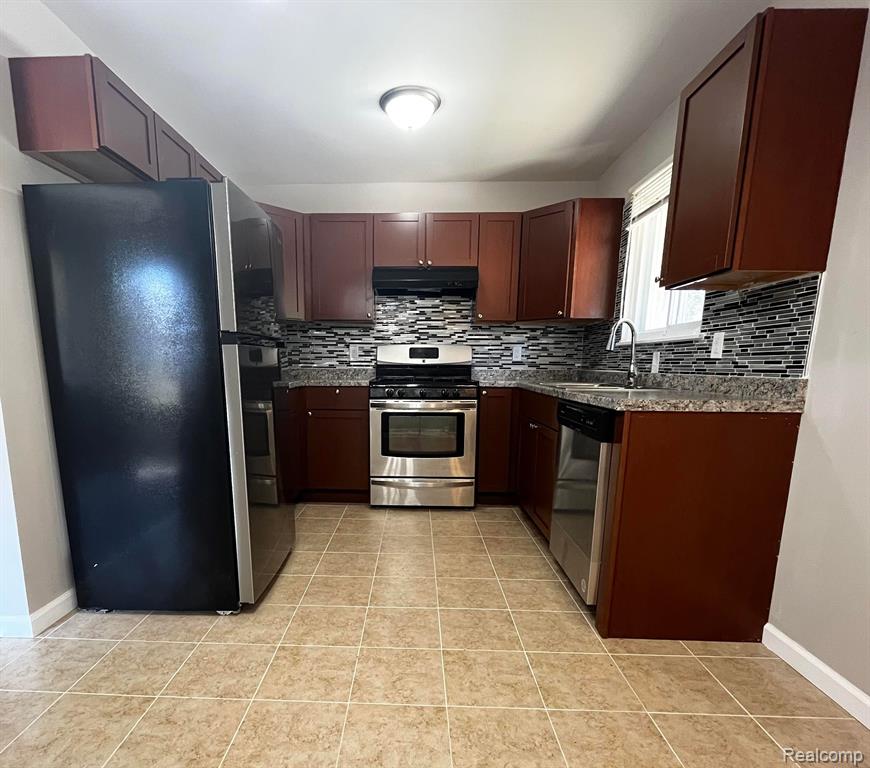 8183 Helen Street Center Line, MI 48015 - Photo 5 of 26 Gallery Image 5