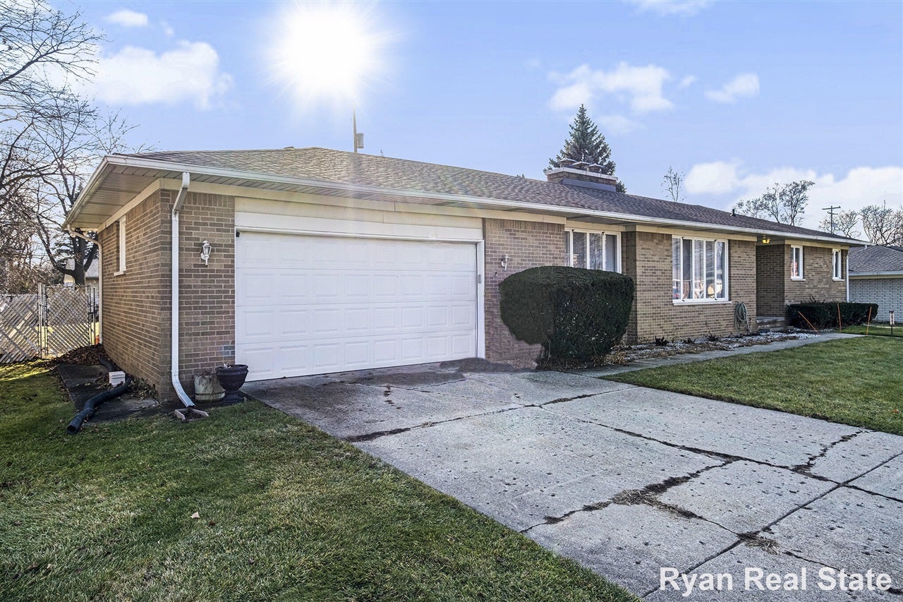 1841 Springfield Street Flint, MI 48503 - Photo 3 of 27 Gallery Image 3