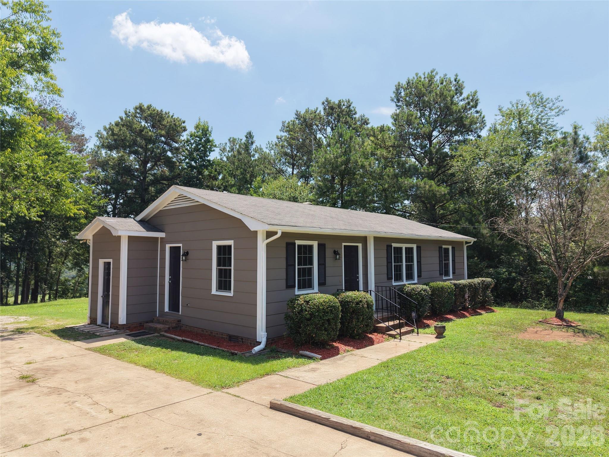 3853 Country Club Road Wadesboro, NC 28170 - Photo 4 of 35