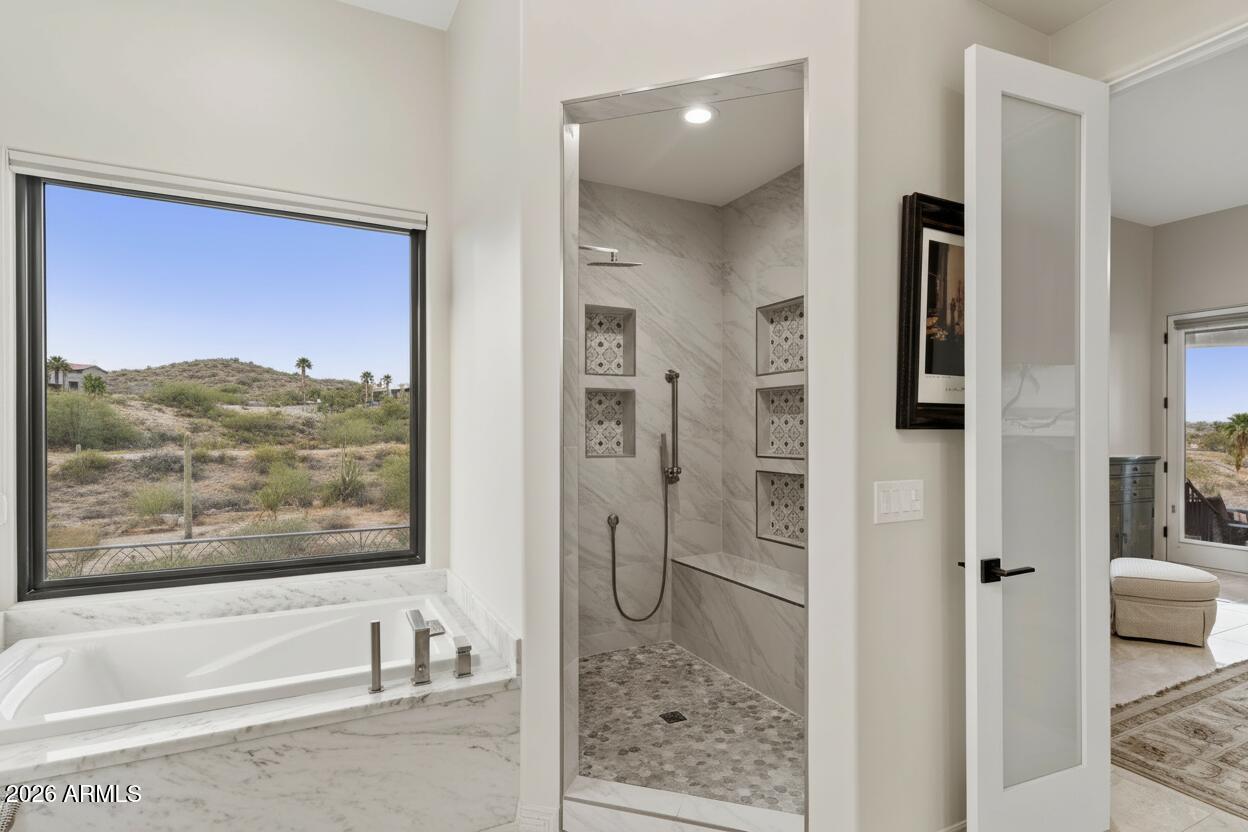 15730 East Eagle Crest Road Fountain Hills, AZ 85268 - Photo 35 of 77 Tub and shower