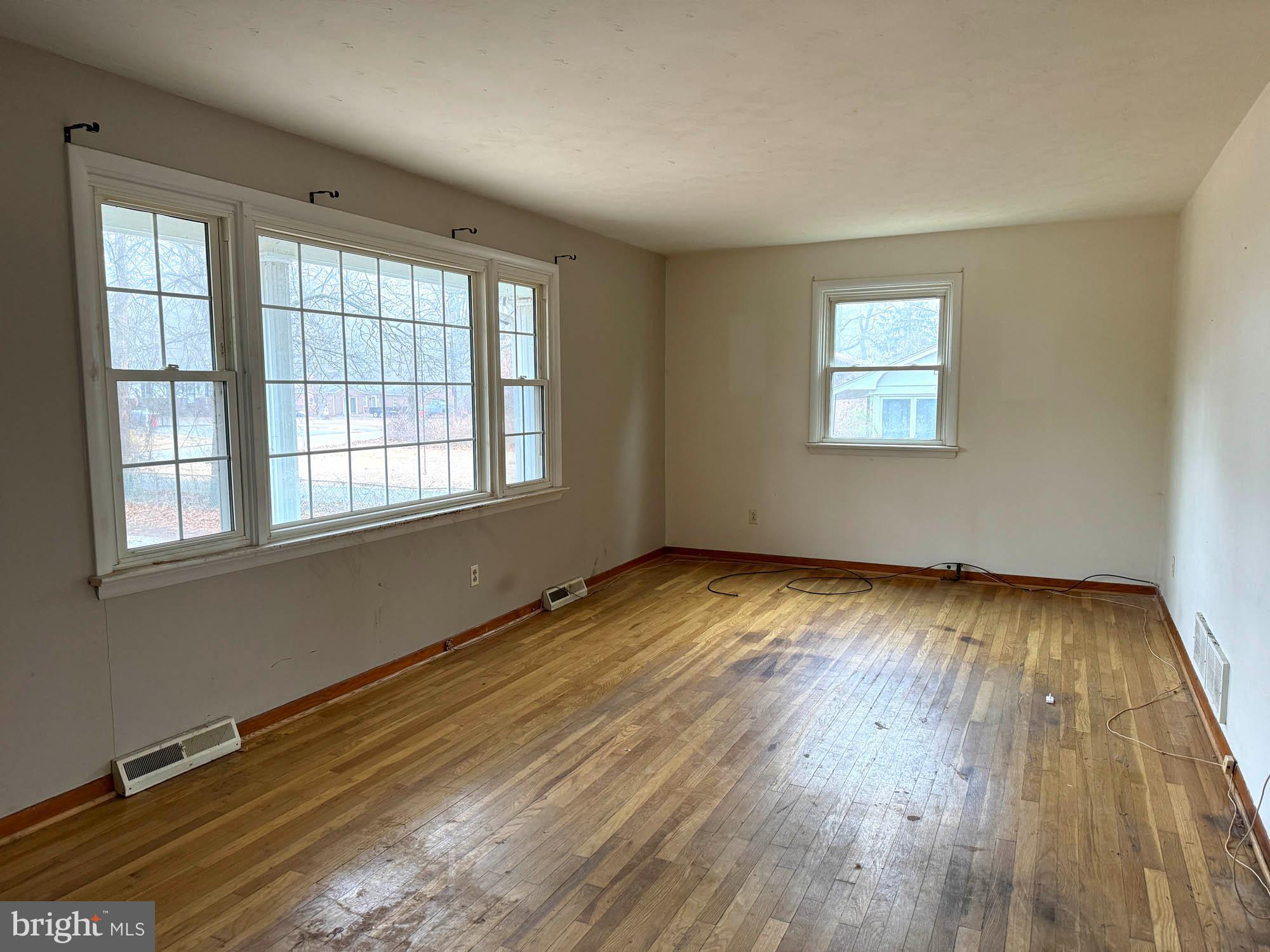 8479 Bussenius Road Pasadena, MD 21122 - Photo 12 of 27