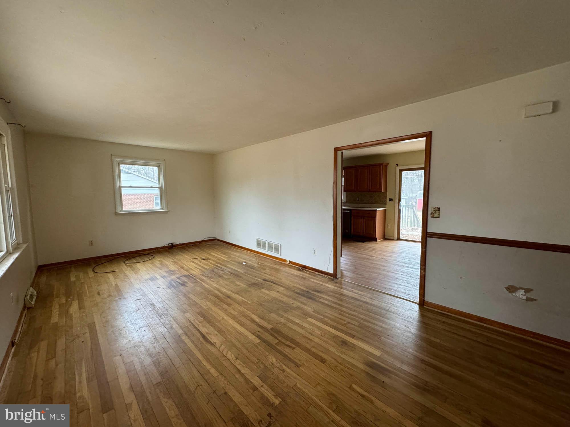 8479 Bussenius Road Pasadena, MD 21122 - Photo 13 of 27