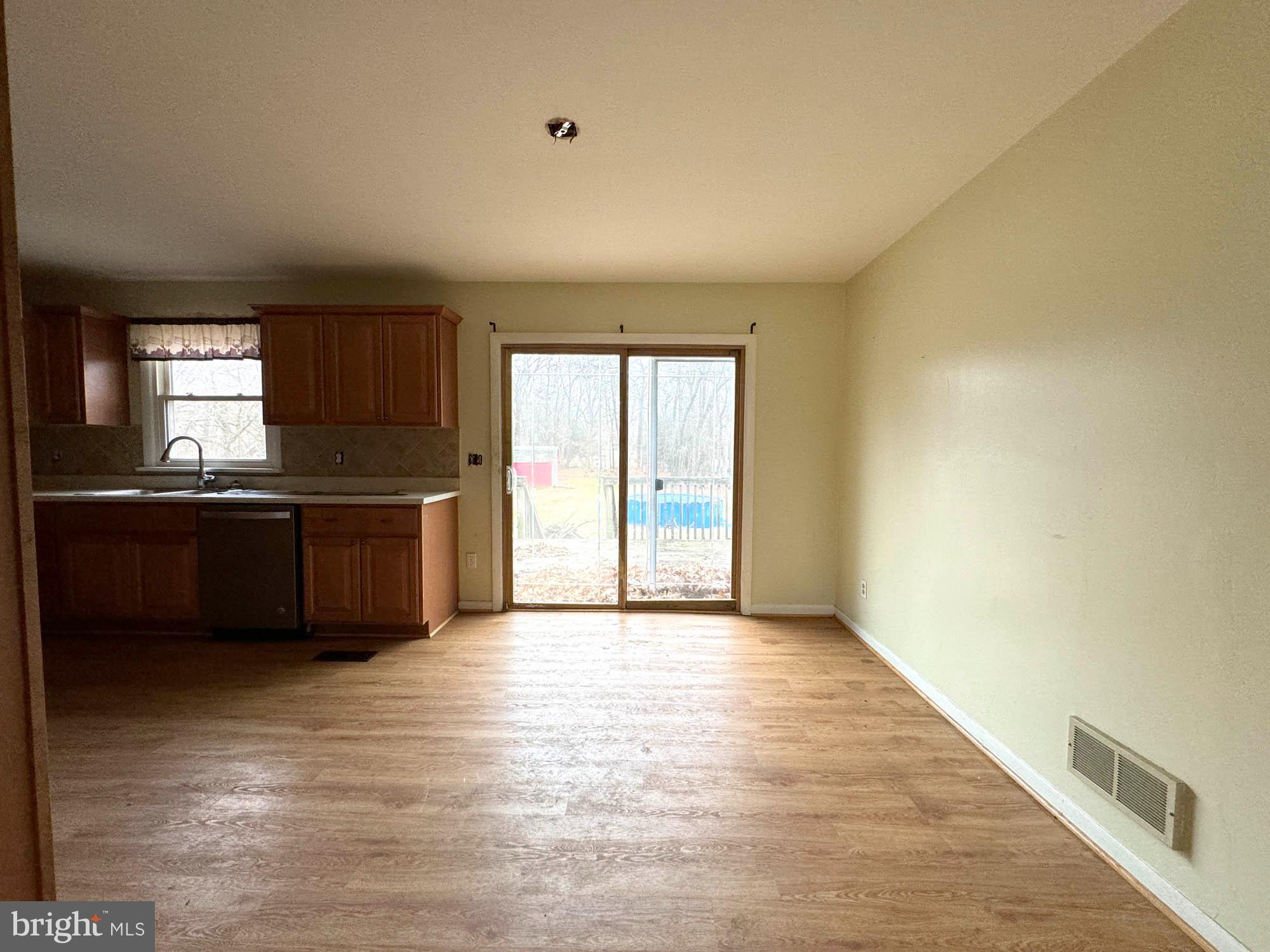 8479 Bussenius Road Pasadena, MD 21122 - Photo 14 of 27