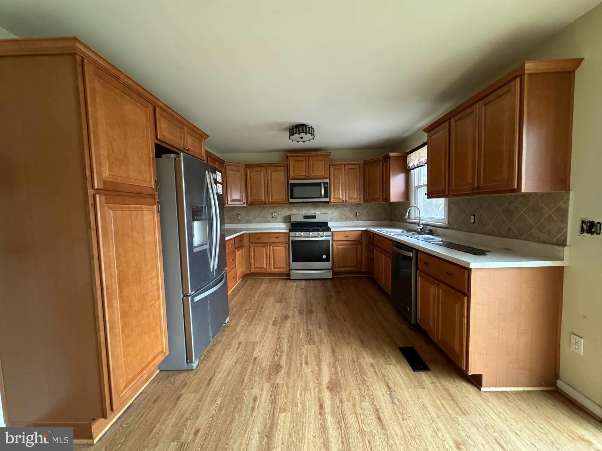 8479 Bussenius Road Pasadena, MD 21122 - Photo 15 of 27