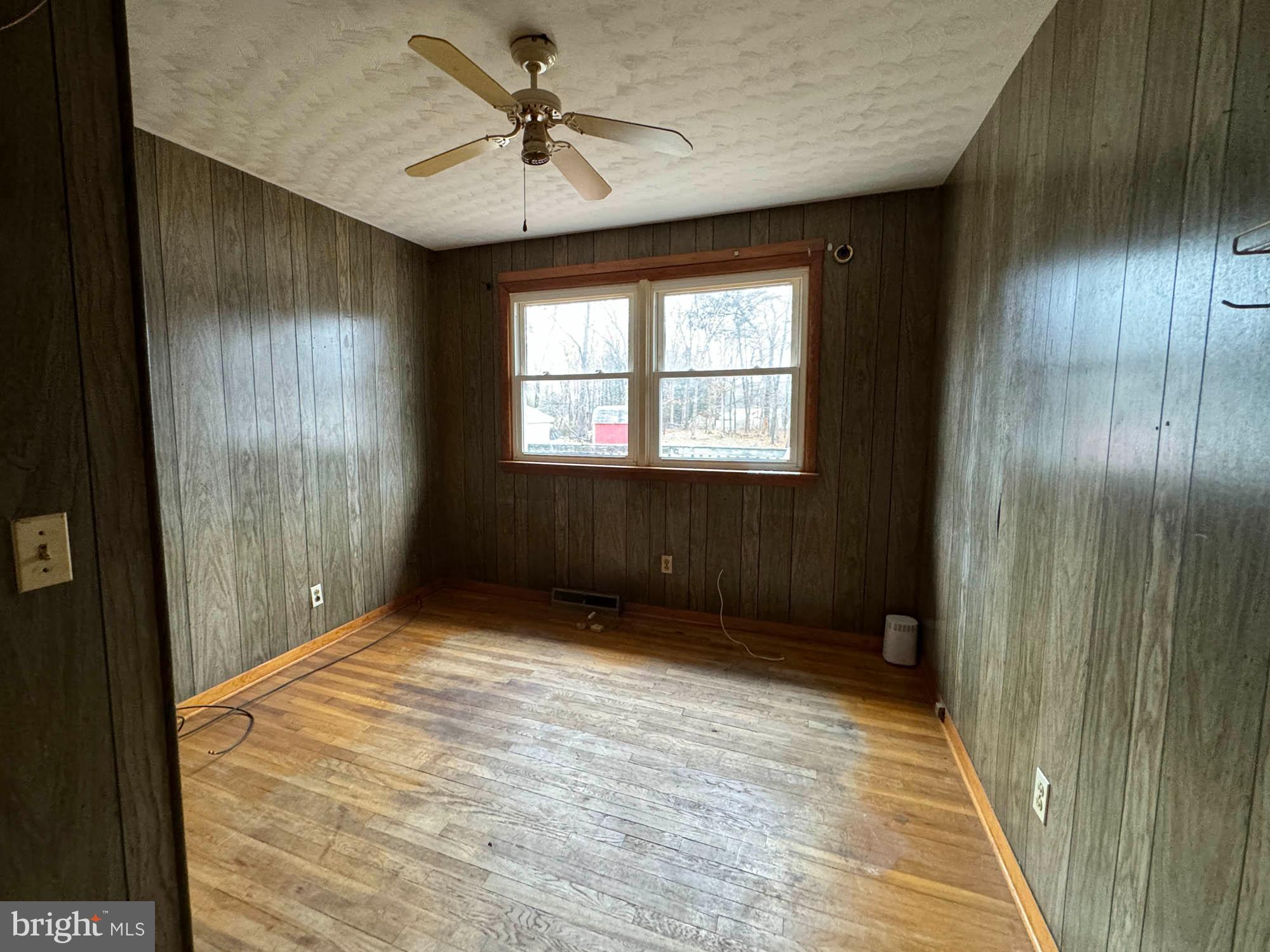 8479 Bussenius Road Pasadena, MD 21122 - Photo 17 of 27