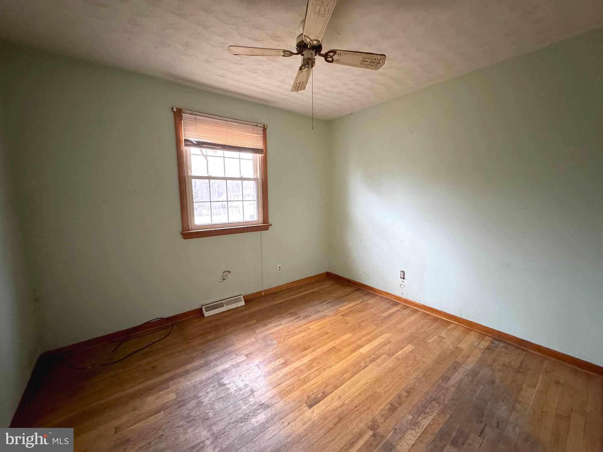 8479 Bussenius Road Pasadena, MD 21122 - Photo 18 of 27