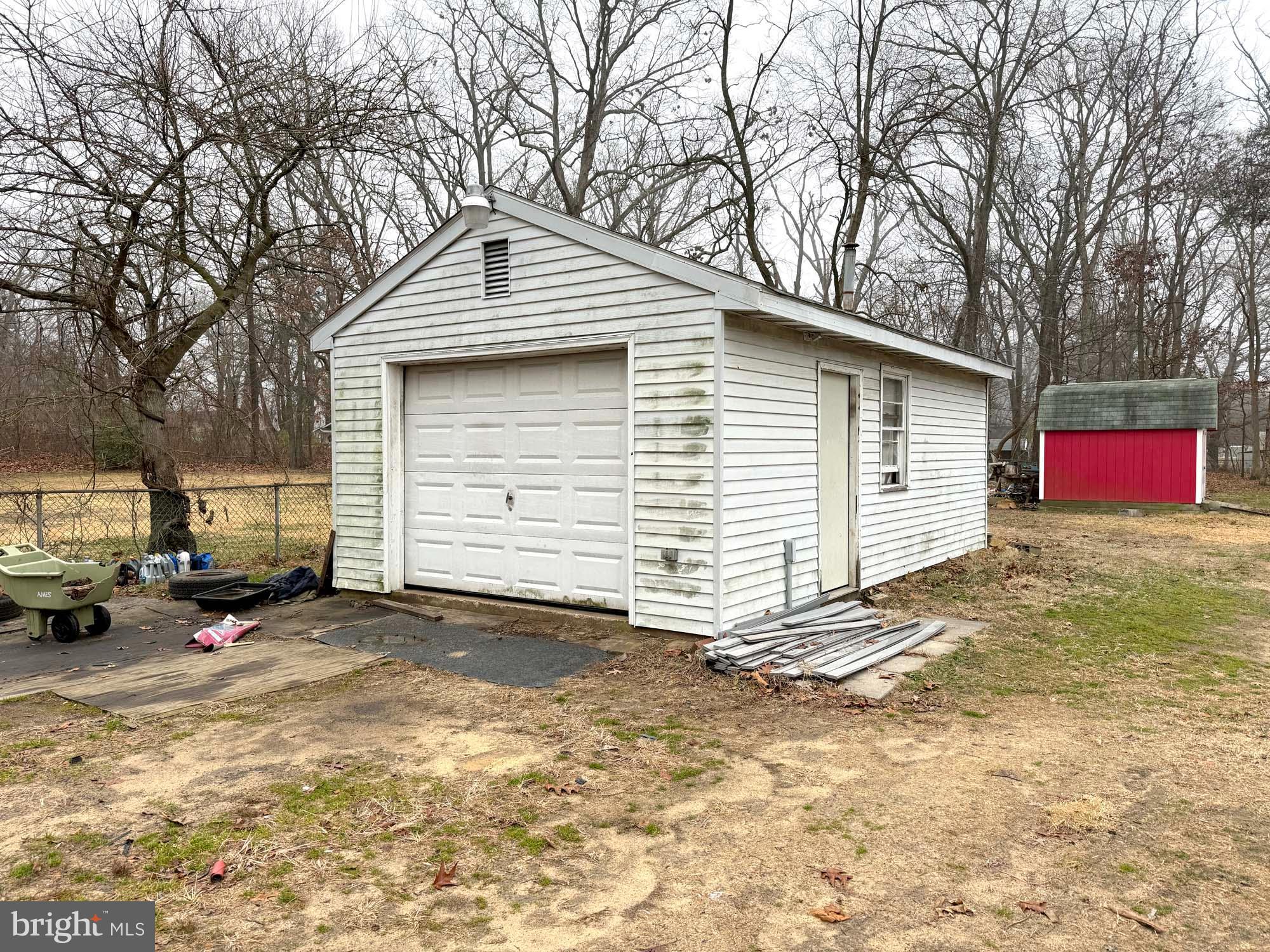 8479 Bussenius Road Pasadena, MD 21122 - Photo 5 of 27