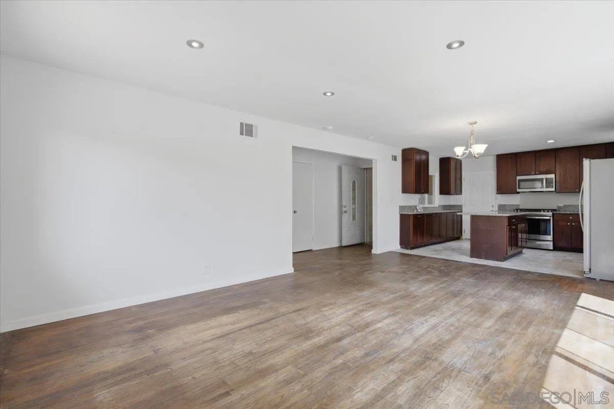 860 Magarian Road Fallbrook, CA 92028 - Photo 9 of 32 Gallery Image 9