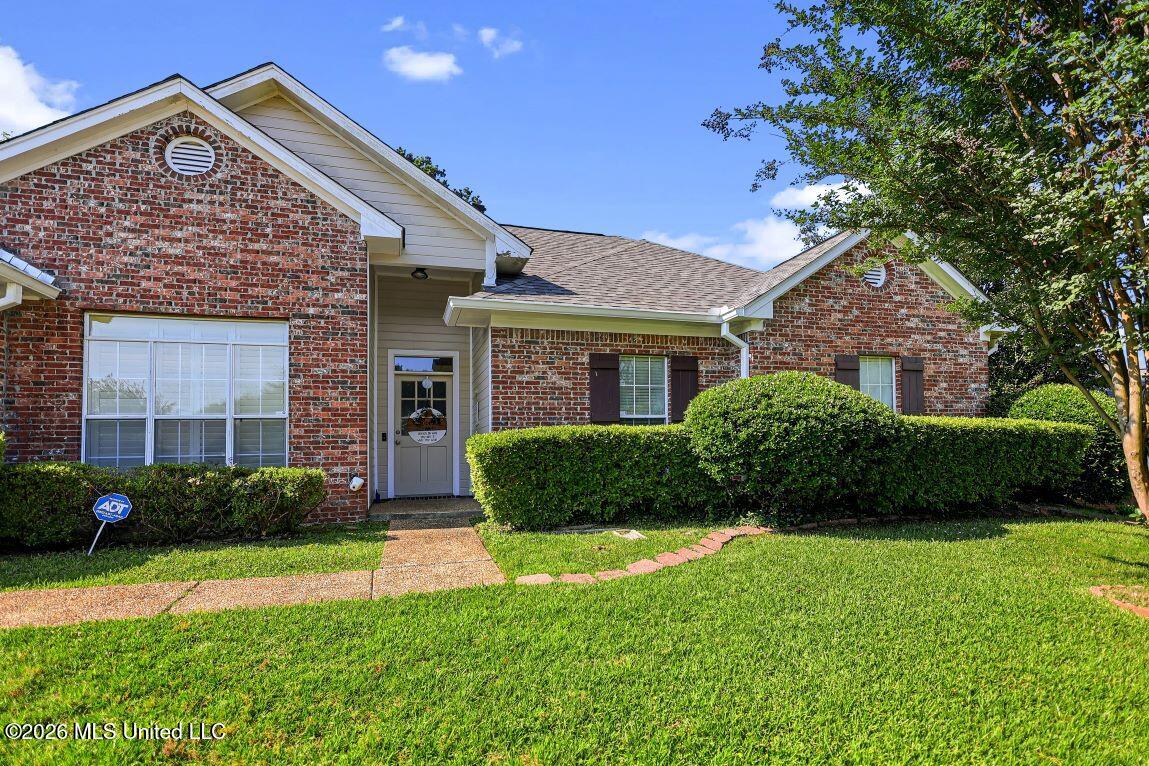 129 Warrior Lane Clinton, MS 39056 - Photo 2 of 30 0D0A8494