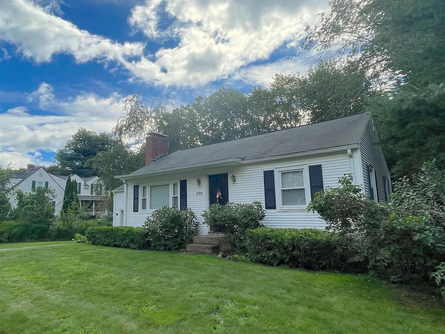 370 Wallis Road Rye, NH 03870 - Photo 3 of 33