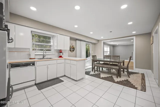 $925,000 | 34 Brookside Circle, Marlboro, NJ 07746