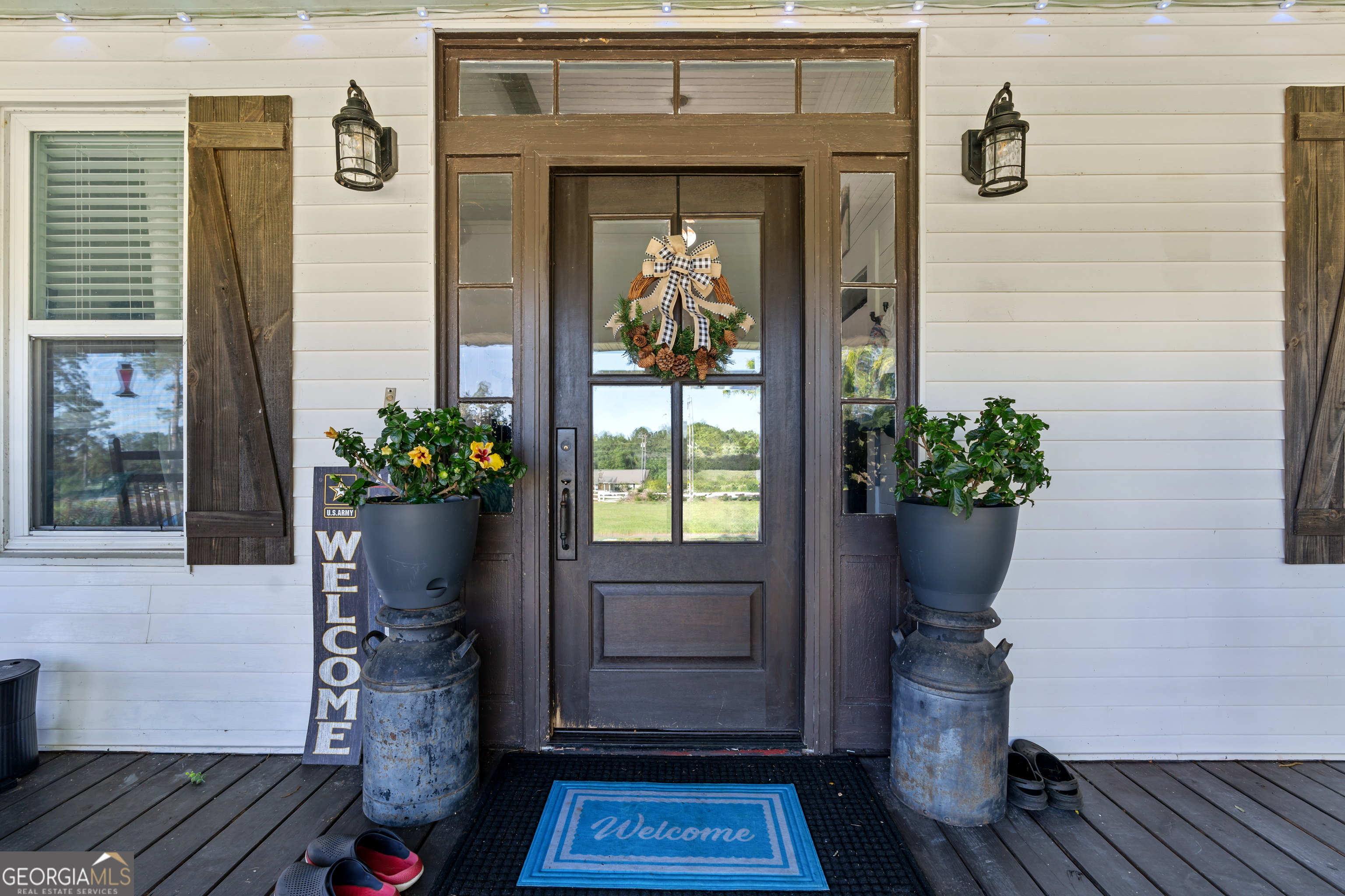 5065 10 Mile Road Baxley, GA 31513 - Photo 7 of 70 a front view of a house