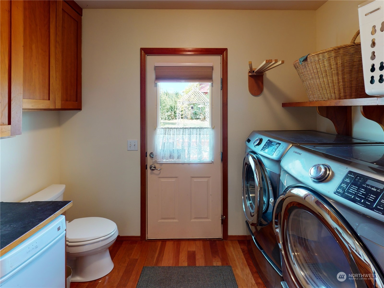 61 Camelot Road Sequim, WA 98382 - Photo 21 of 33 a view of bathroom with a toilet
