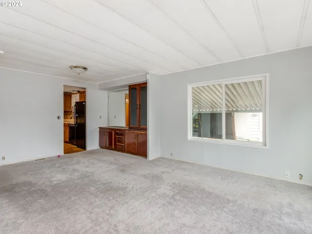 $87,999 | 21100 Northeast Sandy Boulevard, Unit 18, Fairview, OR 97024