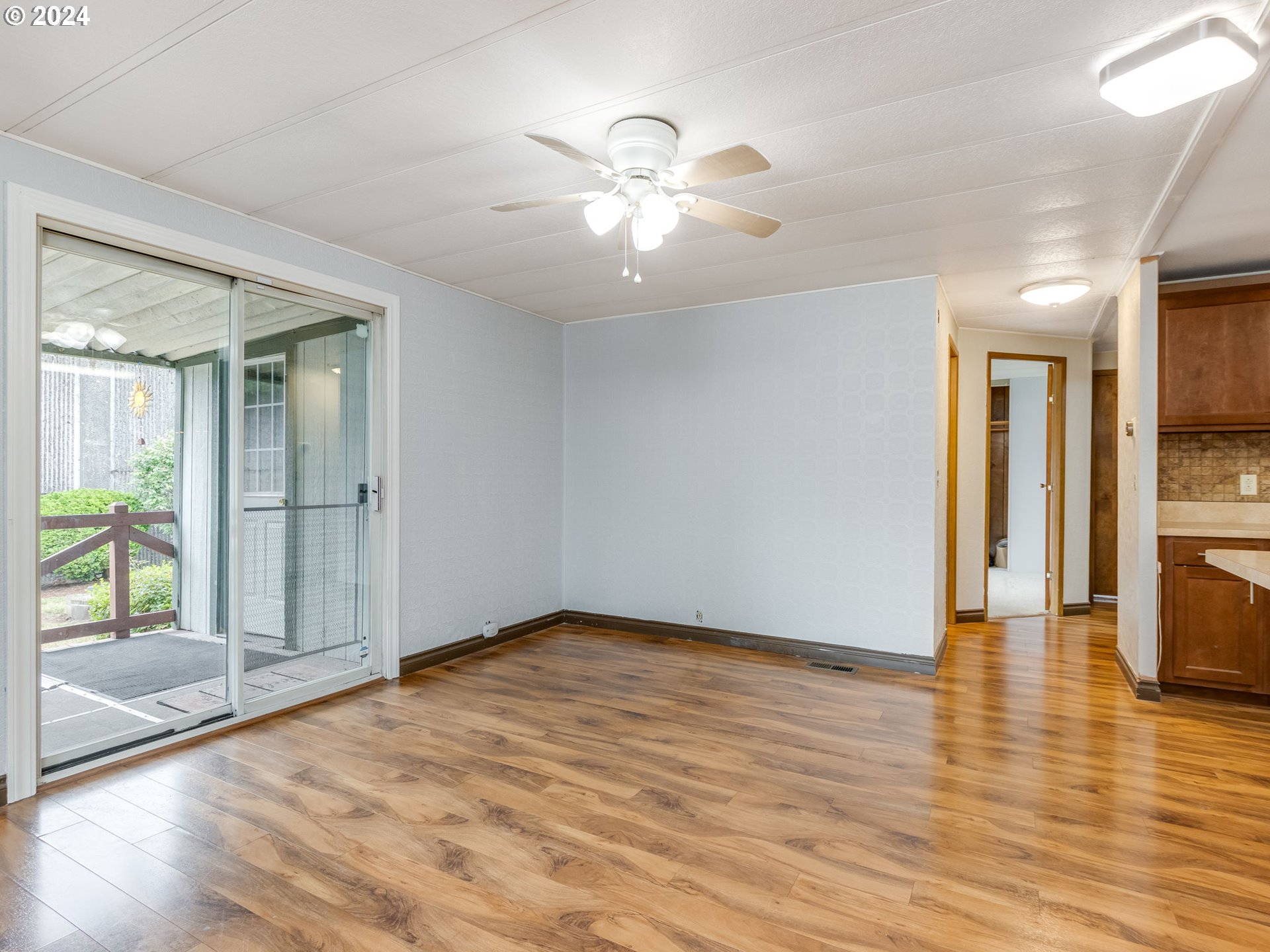 21100 Northeast Sandy Boulevard, Unit 18 Fairview, OR 97024 - Photo 17 of 34