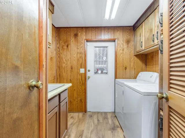 $87,999 | 21100 Northeast Sandy Boulevard, Unit 18, Fairview, OR 97024