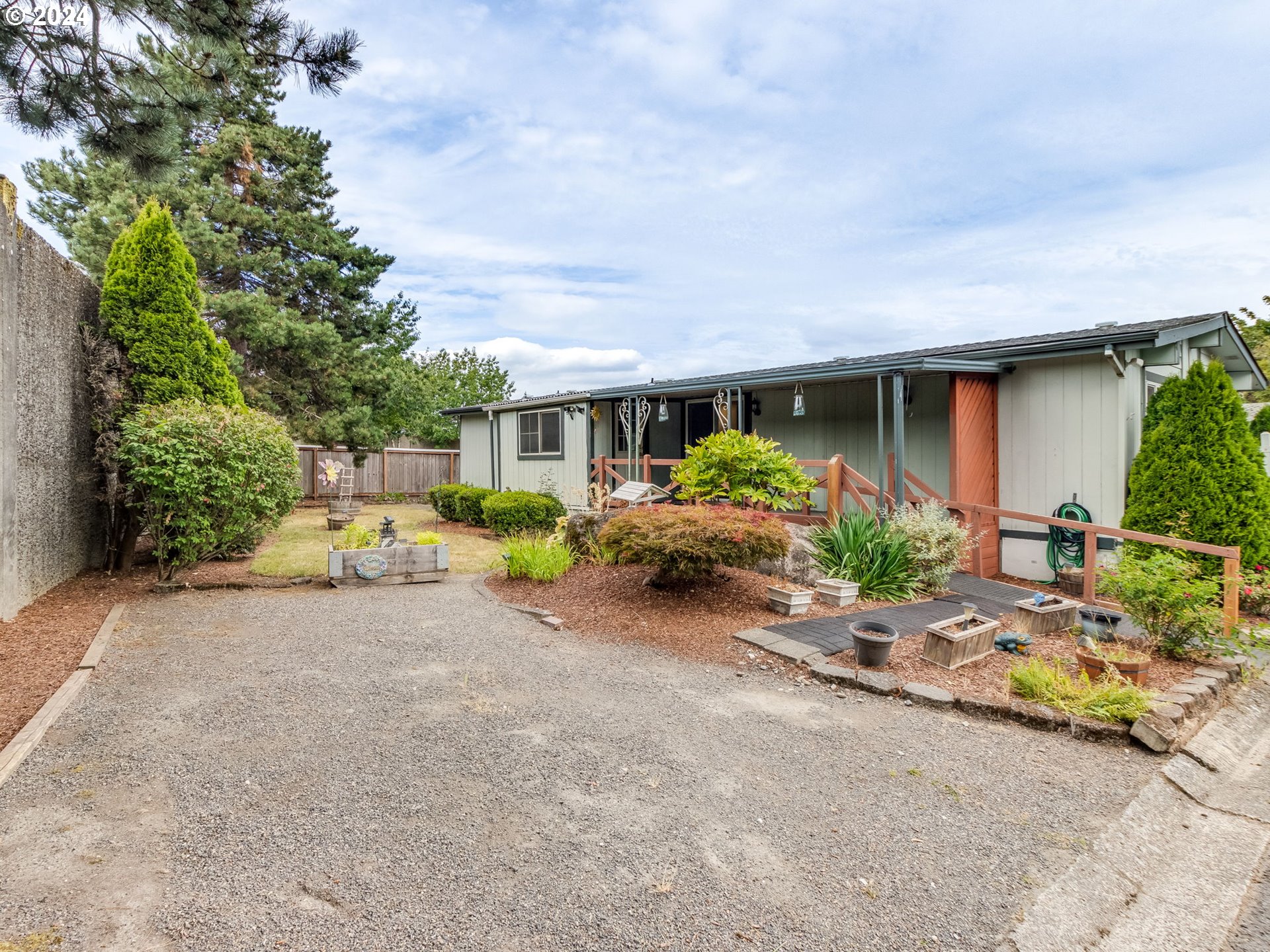 21100 Northeast Sandy Boulevard, Unit 18 Fairview, OR 97024 - Photo 29 of 34