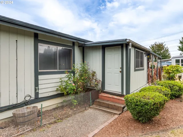 $87,999 | 21100 Northeast Sandy Boulevard, Unit 18, Fairview, OR 97024