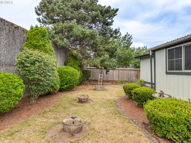 $87,999 | 21100 Northeast Sandy Boulevard, Unit 18, Fairview, OR 97024