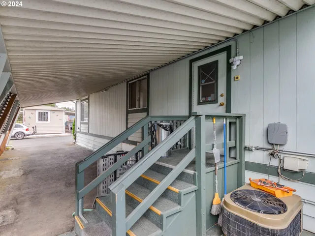 $87,999 | 21100 Northeast Sandy Boulevard, Unit 18, Fairview, OR 97024