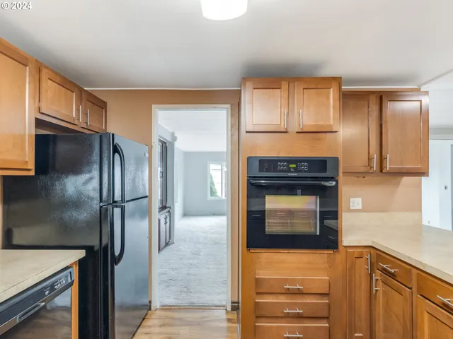 $87,999 | 21100 Northeast Sandy Boulevard, Unit 18, Fairview, OR 97024