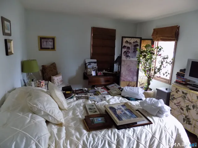 $354,900 | 9 1/2 East Tomstead Road, Simsbury, CT 06070