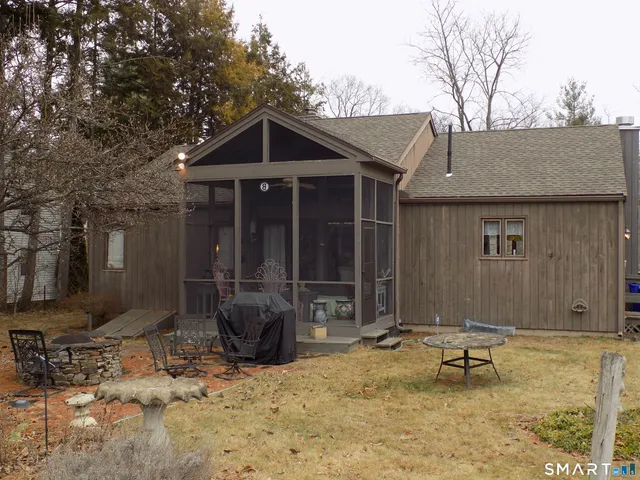 $354,900 | 9 1/2 East Tomstead Road, Simsbury, CT 06070