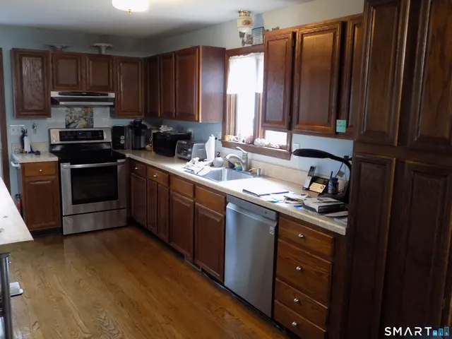 $354,900 | 9 1/2 East Tomstead Road, Simsbury, CT 06070