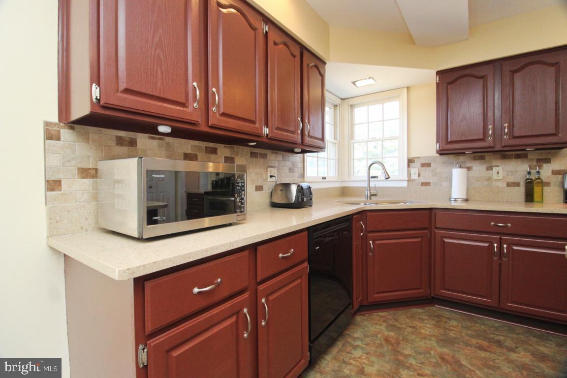 5110 Rarjem Drive Manchester, MD 21102 - Photo 14 of 44 Beautiful backsplash