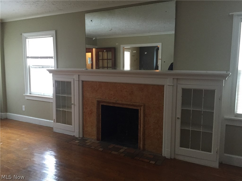 932 Roanoke Road Cleveland Heights, OH 44121 - Photo 3 of 10 Gallery Image 3