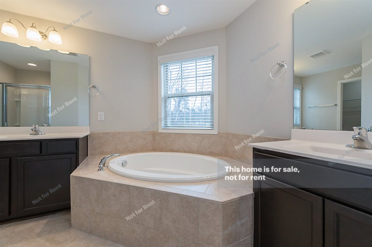 7834 Weathered Oak Way Raleigh, NC 27616 - Photo 4 of 19 Photo 4