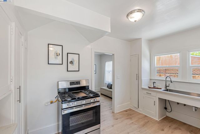 $749,999 | 1007 47th Street, Emeryville, CA 94608