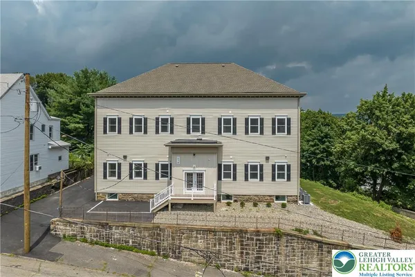 $1,400 | 418 West Race Street, Unit 7, Pottsville, PA 17901