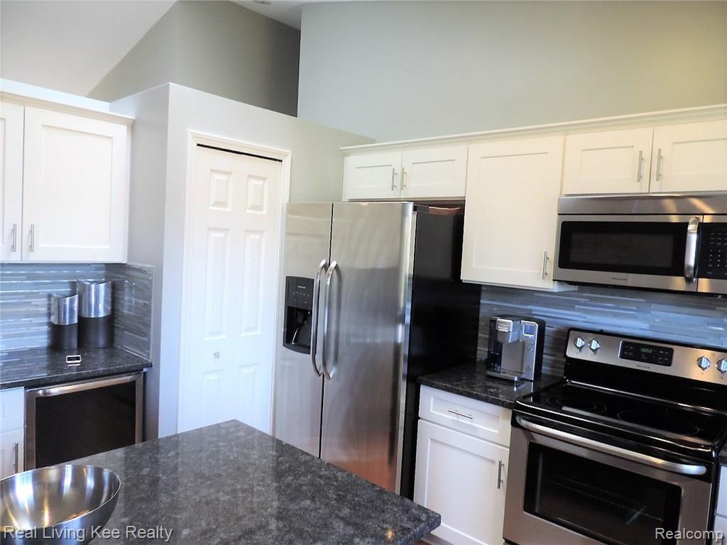 4898 Georgetown Drive Rochester, MI 48306 - Photo 8 of 29