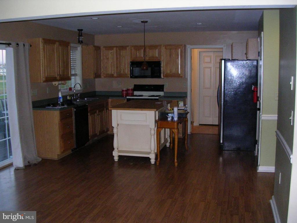 335 North New Street Lititz, PA 17543 - Photo 2 of 10