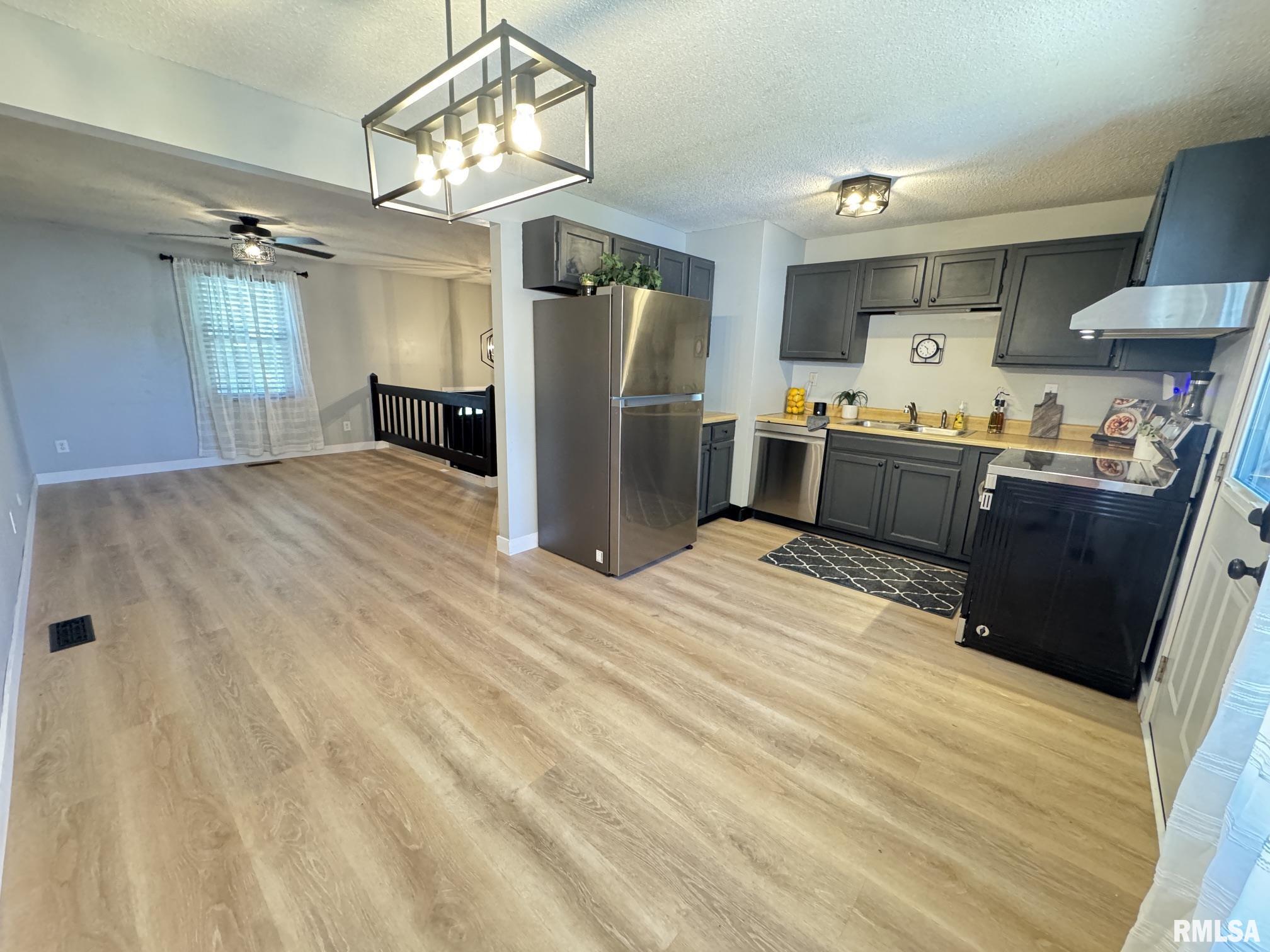 4441 West Castleton Road Peoria, IL 61615 - Photo 9 of 21
