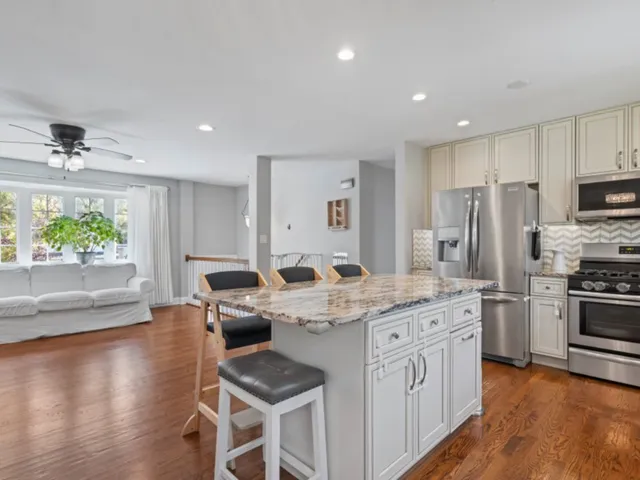 $419,500 | 9140 Sycamore Drive, Hickory Hills, IL 60457