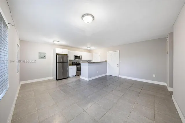 $1,625 | 1960 Northeast 161st Street, Unit 202, North Miami Beach, FL 33162