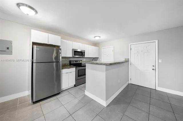 $1,625 | 1960 Northeast 161st Street, Unit 202, North Miami Beach, FL 33162