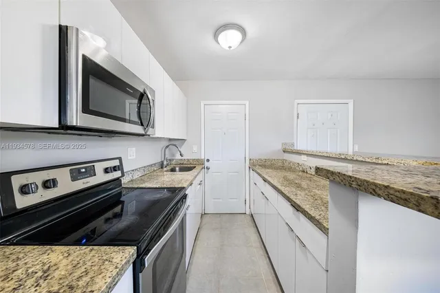 $1,625 | 1960 Northeast 161st Street, Unit 202, North Miami Beach, FL 33162