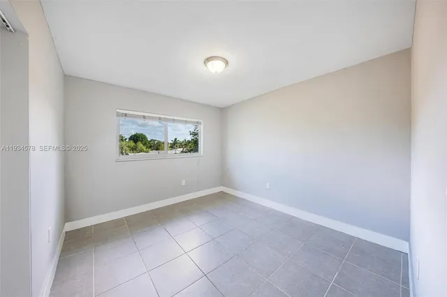 $1,625 | 1960 Northeast 161st Street, Unit 202, North Miami Beach, FL 33162