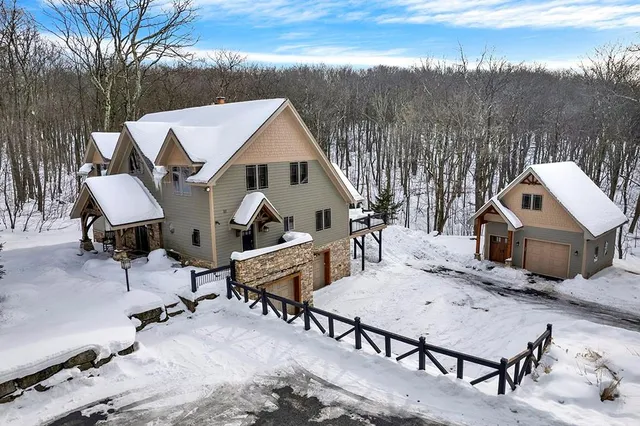 $999,000 | 316 Cinnamon Fern Drive, Somerset, PA 15501