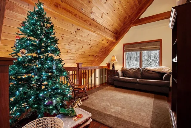 $999,000 | 316 Cinnamon Fern Drive, Somerset, PA 15501