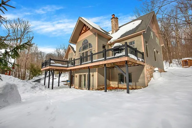 $999,000 | 316 Cinnamon Fern Drive, Somerset, PA 15501