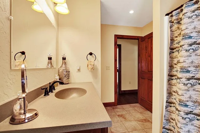 $999,000 | 316 Cinnamon Fern Drive, Somerset, PA 15501