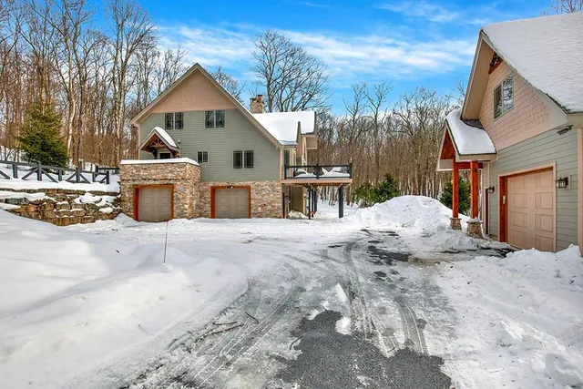 $999,000 | 316 Cinnamon Fern Drive, Somerset, PA 15501