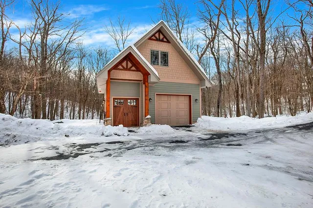 $999,000 | 316 Cinnamon Fern Drive, Somerset, PA 15501