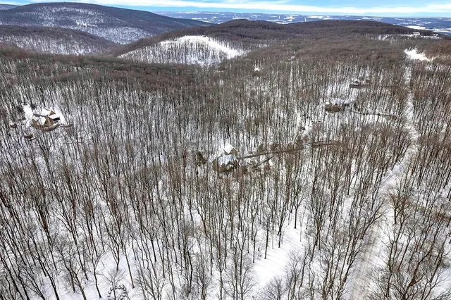 $999,000 | 316 Cinnamon Fern Drive, Somerset, PA 15501