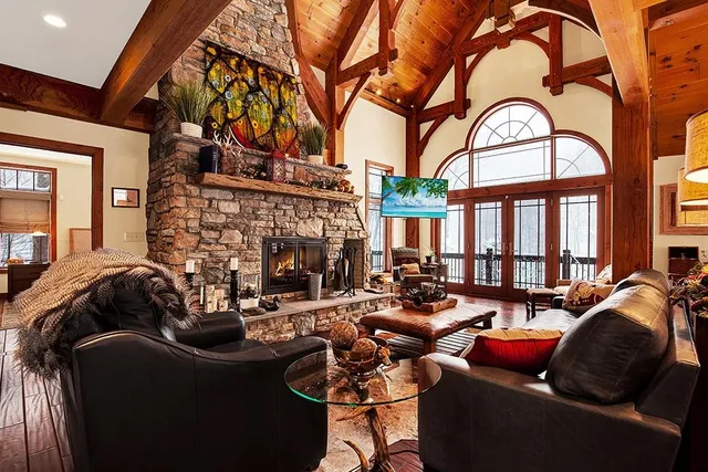 $999,000 | 316 Cinnamon Fern Drive, Somerset, PA 15501